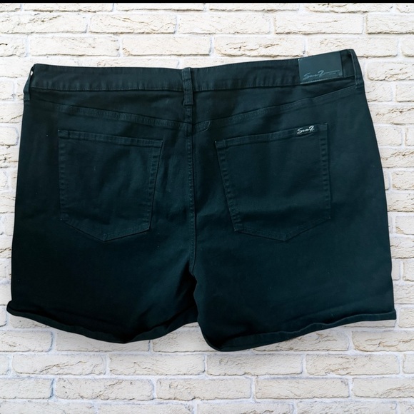 NWT Women's Seven7 Jean Weekend Cuff Shorts Size 24W - Picture 2 of 4